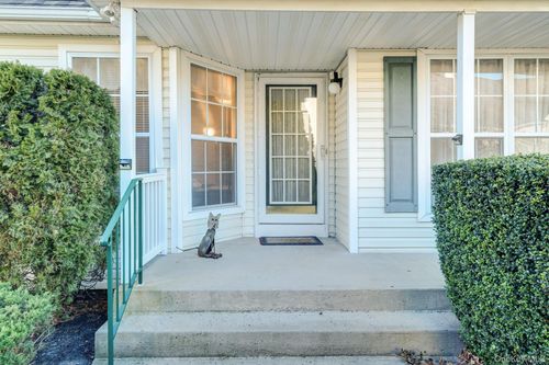 2101 Nicole Dr, Port Jefferson Station, NY, 11776-4281 | Card Image