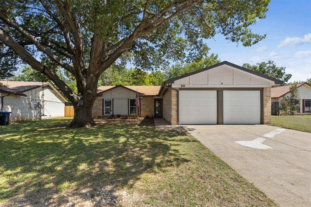 Southridge Trl, Fort Worth, TX 76133