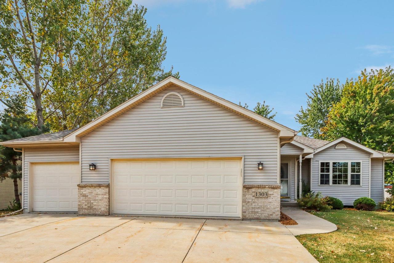 Landmark Dr, Cottage Grove, WI 53527