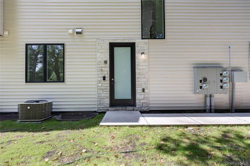 unit-111-45 Grove St, Monsey, NY, 10952-3677 | Card Image