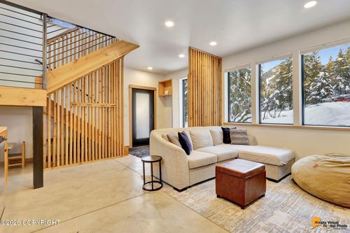 117 Okemo Road, Girdwood, AK, 99587 | Card Image