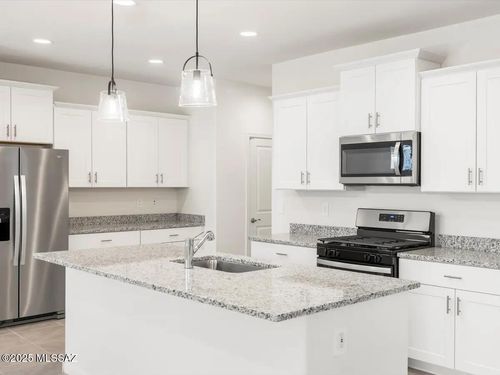 13221 E Paul Dr, Tucson, AZ, 85710 | Card Image