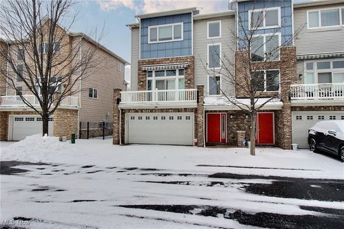 2239 City View Dr, Cleveland, OH, 44113-4509 | Card Image