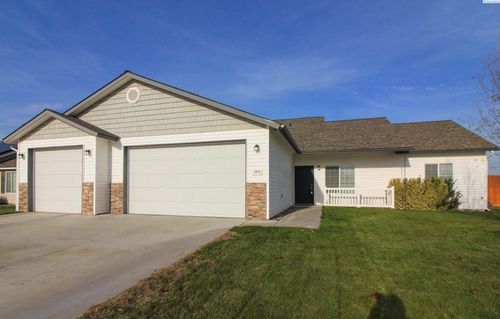 4803 Catalonia Drive, Pasco, WA, 99301 | Card Image