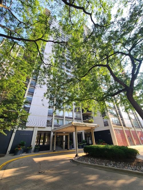 410-1360 N Sandburg Ter, Chicago, IL, 60610-7946 | Card Image