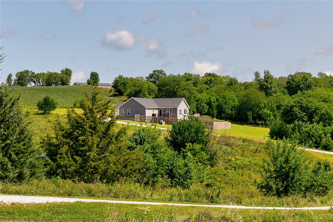 Holliwell Valley Ct, Winterset, IA 50273