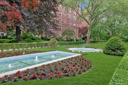 3m-76-35 113th St, Forest Hills, NY, 11375-6520 | Card Image