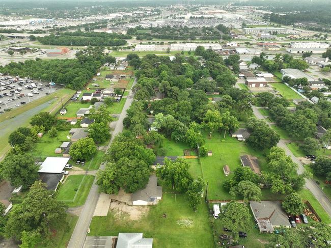 This property lies between Spring Cypress (traffic light for turning) and Louetta. Just a minute off Hwy 45. | Image 35