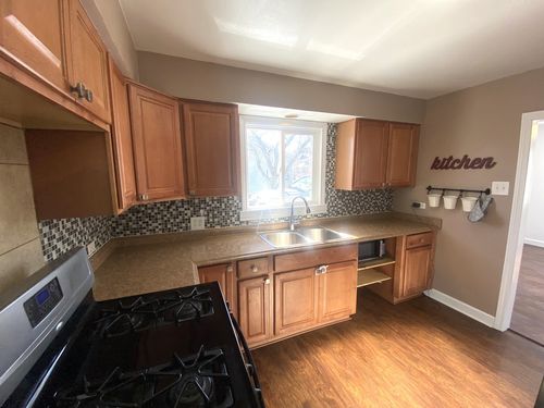 7935 Lorel Ave, Burbank, IL, 60459-2123 | Card Image