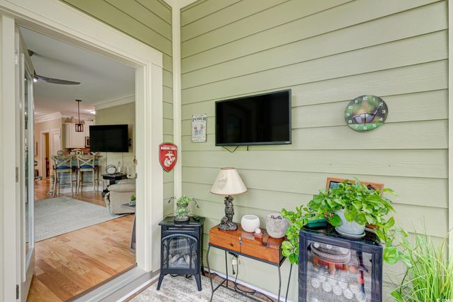 View of sunroom | Image 16