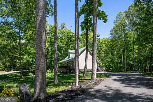 197 Oakleigh Ln, Bumpass, VA, 23024-4726 | Card Image