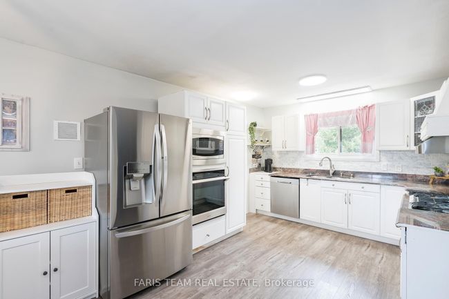 6234 Yonge St, House other with 7 bedrooms, 4 bathrooms and 15 parking in Churchill ON | Image 8