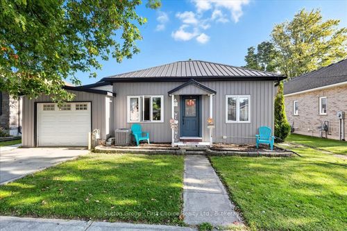 33 Victoria St, Perth, ON, N0K1N0 | Card Image