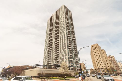 11c-2020 N Lincoln Park W, Chicago, IL, 60614-4726 | Card Image