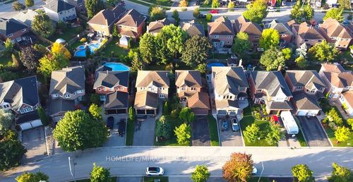 27 Killaloe Cres, Georgetown, ON, L7G5N2 | Card Image