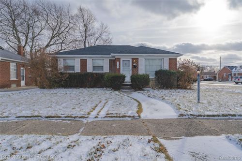 17006 Juliana Ave, Eastpointe, MI, 48021-3012 | Card Image