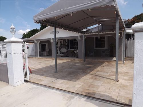 217 W 34th St, Hialeah, FL, 33012-4307 | Card Image