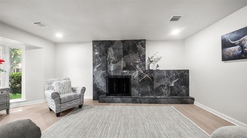 9210 Linkmeadow Ln, Houston, TX, 77025-4221 | Card Image