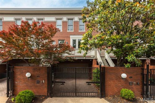 10 Portland Ct, Saint Louis, MO, 63108-1291 | Card Image