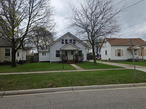 822-820-822 E Chippewa St, Mt Pleasant, MI, 48858-1847 | Card Image