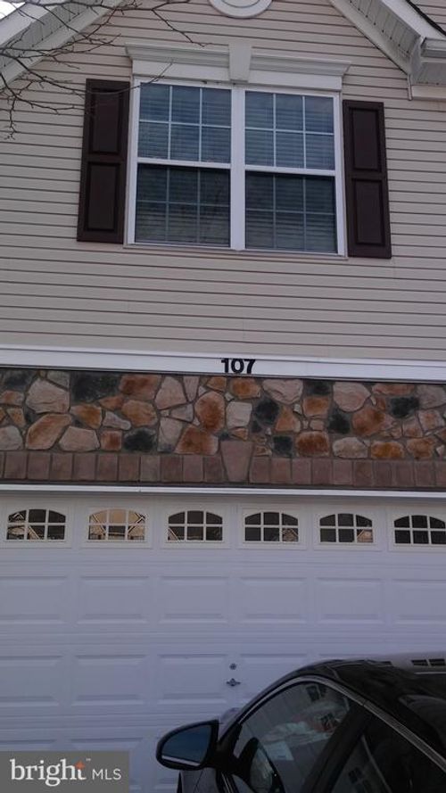 107 Newman Ct, Pennington, NJ, 08534-5198 | Card Image