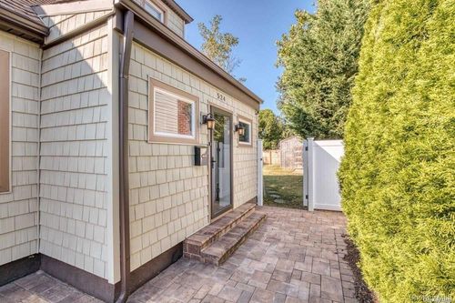 524 Central Ave, Bethpage, NY, 11714-3919 | Card Image