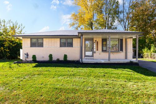 48363 Donahue Drive, Chesterfield Township, MI, 48047 | Card Image
