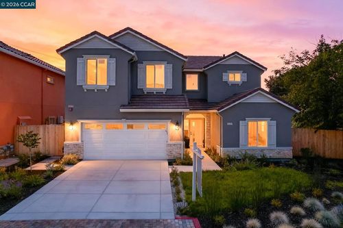 2722 Cowell Rd, Concord, CA, 94518-1319 | Card Image