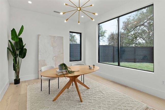 2401 Oakhaven Cir, House other with 5 bedrooms, 5 bathrooms and 3 parking in Austin TX | Image 13