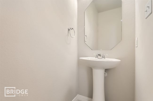 UNIT-11 - 301 E Lamar St, Townhouse with 2 bedrooms, 2 bathrooms and null parking in Mckinney TX | Image 5