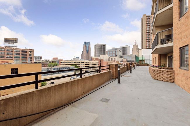 UNIT-1002 - 78 10 Th St E, Condo with 2 bedrooms, 1 bathrooms and null parking in Saint Paul MN | Image 28