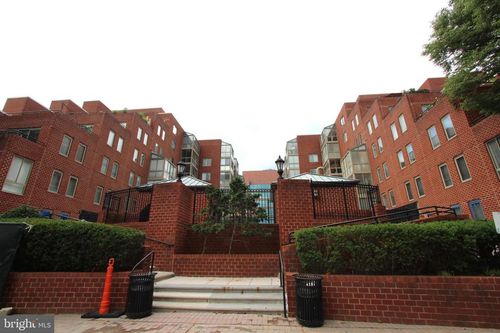 2-210-1045 N Utah St, ARLINGTON, VA, 22201-5751 | Card Image