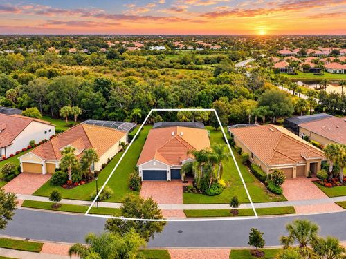 19556 Petrino St, VENICE, FL, 34293-7301 | Card Image