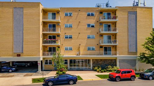 apt-404-7929 Grand Ave, Elmwood Park, IL, 60707-1840 | Card Image