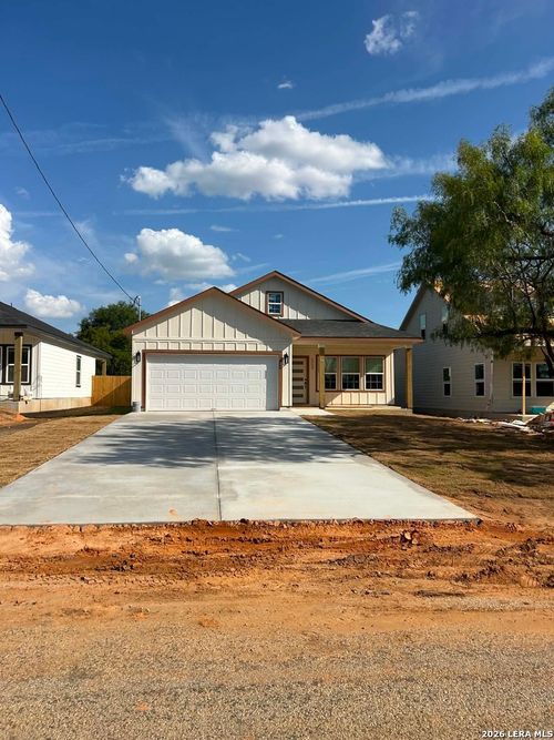 504 Hickory St, Jourdanton, TX, 78026-3926 | Card Image