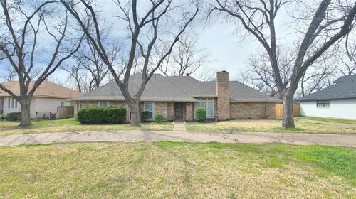 7519 Ravenswood Rd, Granbury, TX, 76049-4744 | Card Image