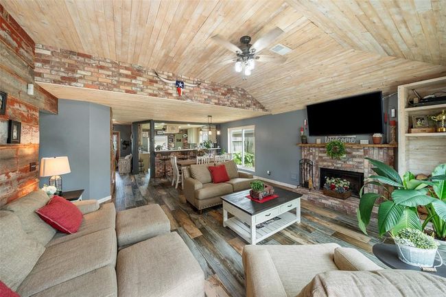 Open Concept Living | Image 13
