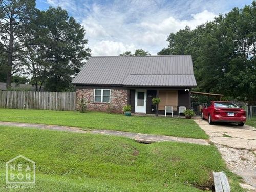2501 Westacre Dr, Jonesboro, AR, 72401-6462 | Card Image