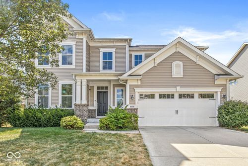7826 Gray Eagle Dr, Zionsville, IN, 46077-8047 | Card Image