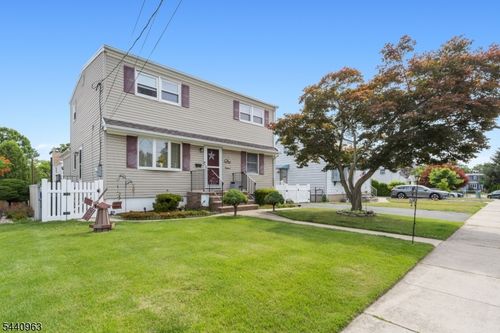 18 Jerome Dr, Clifton, NJ, 07011-2840 | Card Image
