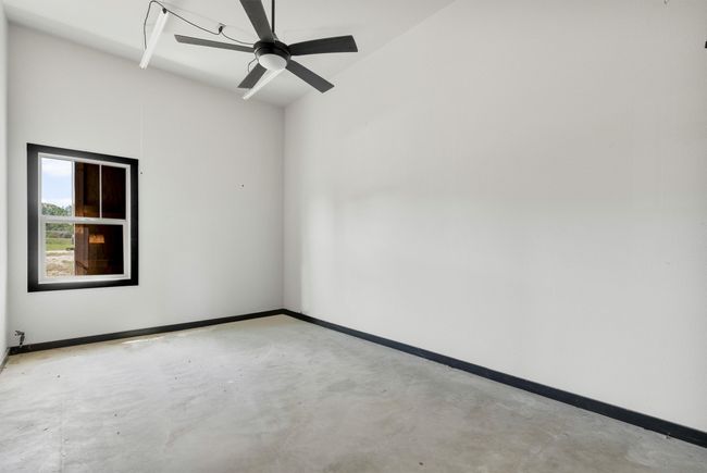 Climate controlled, insulated room | Image 54