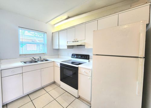 1-2-215 Sw 1st Ct, Pompano Beach, FL, 33060-4634 | Card Image