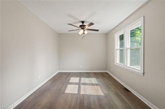 500 Heatherton Ln, House other with 3 bedrooms, 2 bathrooms and null parking in Rural Hall NC | Image 4