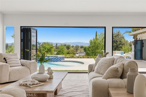23925 Crosson Dr, Woodland Hills, CA, 91367-2958 | Card Image