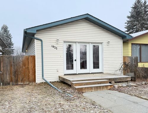 4822 50 Avenue, Vermilion, AB, T9X1T6 | Card Image