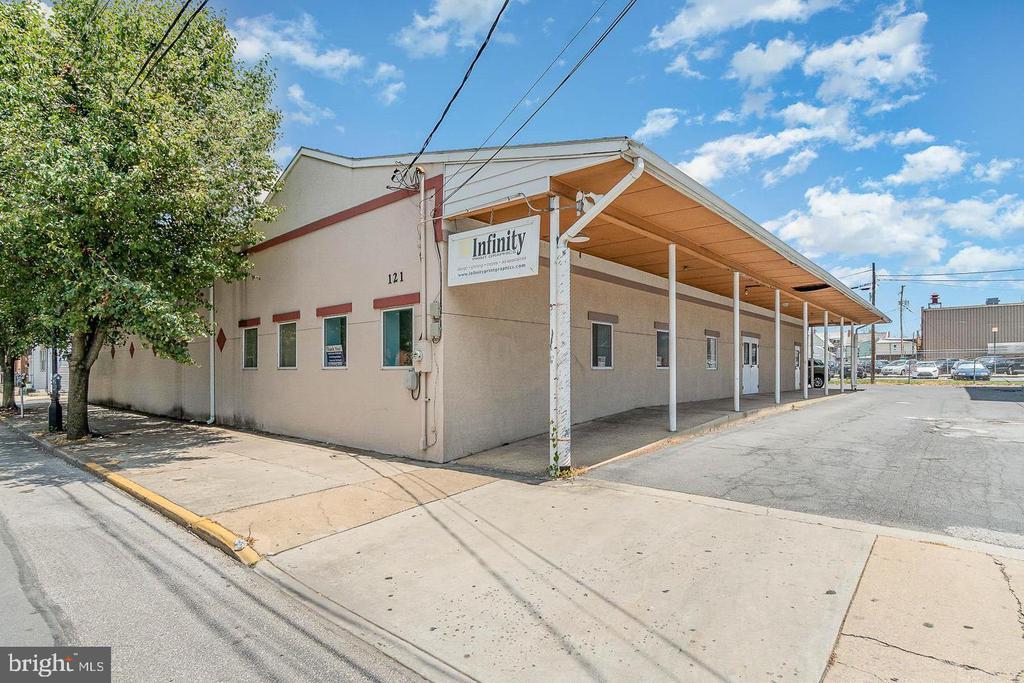 121 Pitt St, Carlisle, PA 17013-3425