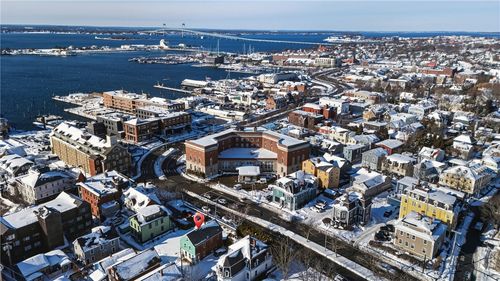 20 Fair St, Newport, RI, 02840-3442 | Card Image