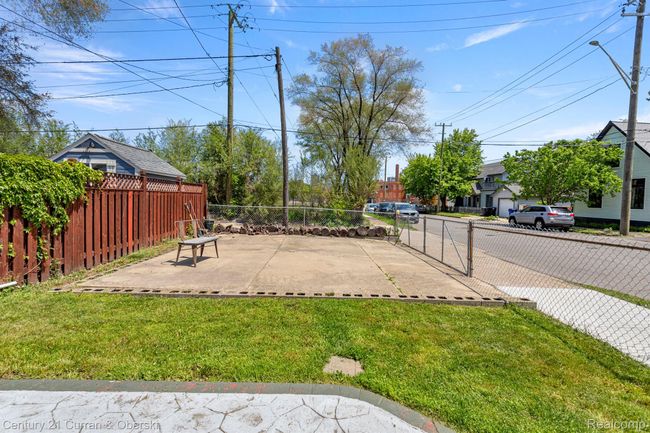 2000 Wabash St, House other with 4 bedrooms, 2 bathrooms and null parking in Detroit MI | Image 13