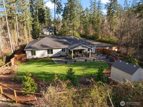 910 11th Ave, Fox Island, WA, 98333-9689 | Card Image