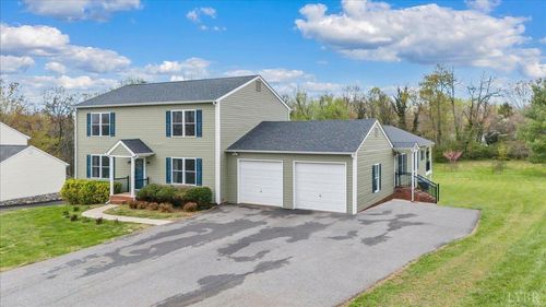 1111 Charmin Dr, Forest, VA, 24551-1152 | Card Image
